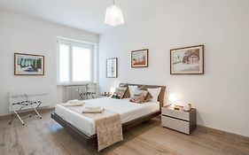 Ponte Vecchio-Newly restyled flat